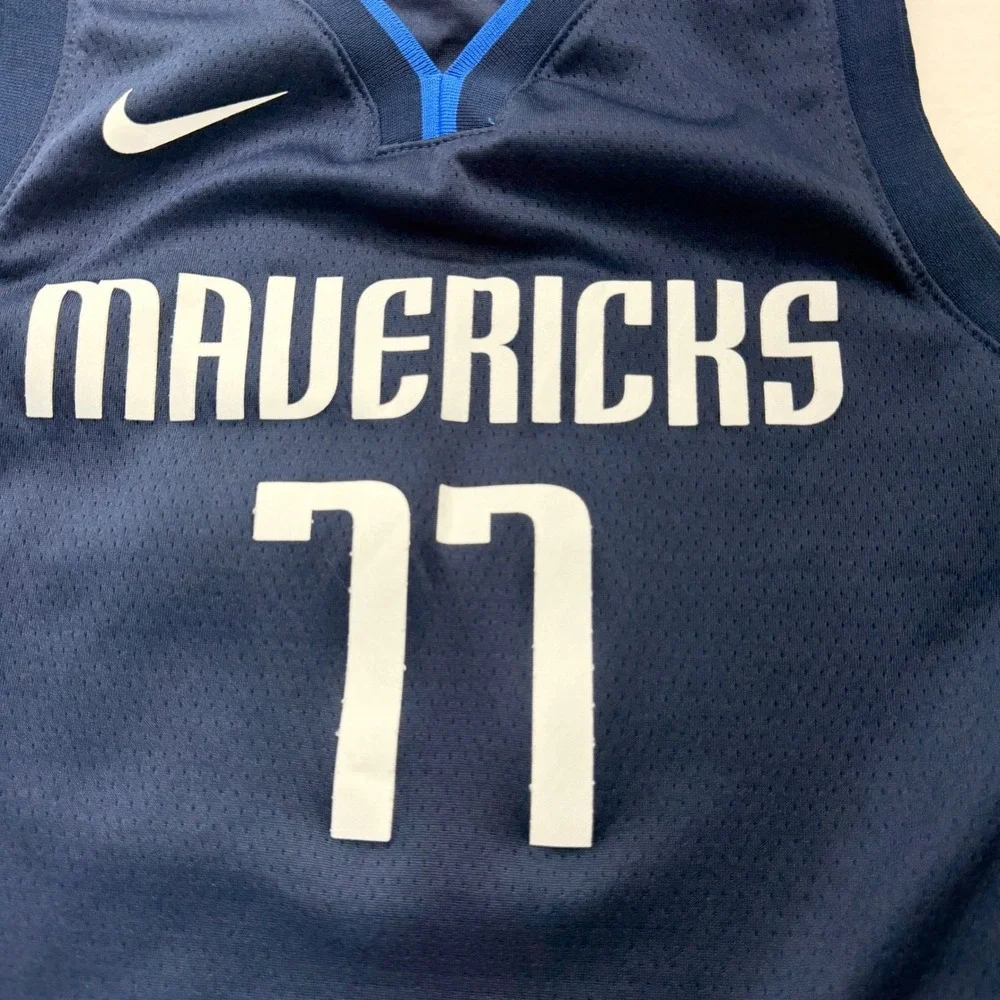 Nike Basketball Jersey Kids M Blue Luka‎ Doncic 77 Dallas Mavericks Swingman NBA